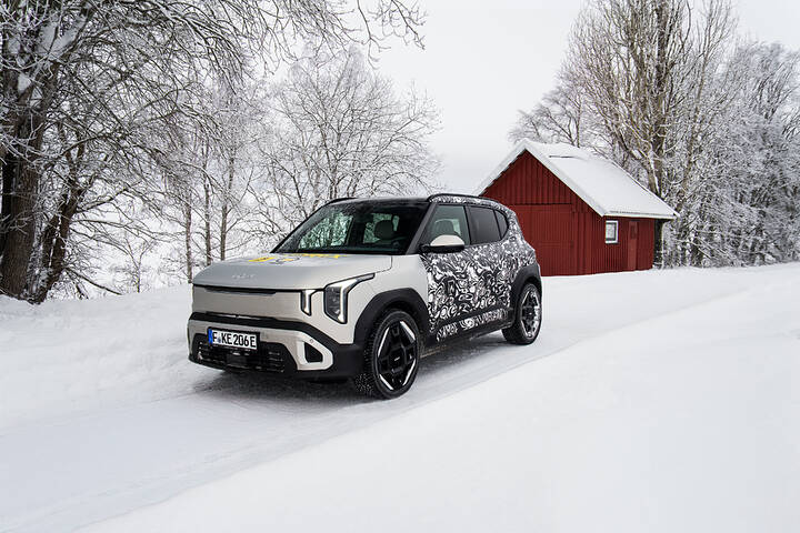 30391-kia-ev2-prototype-winter-test-norway-elprix-print-3600x2400-07