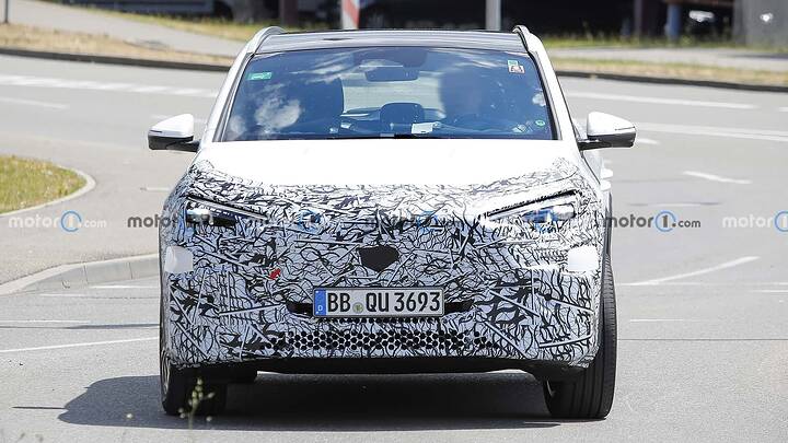 imgi_23_mercedes-gla-2027-newcarscoops