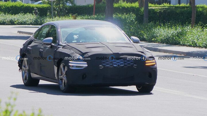 genesis-g80-front-view-facelift-spy-photo (5)