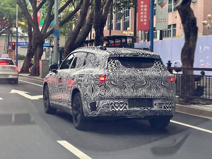 006oc7aqgy1i4r6n95ybej31w01f0kjl