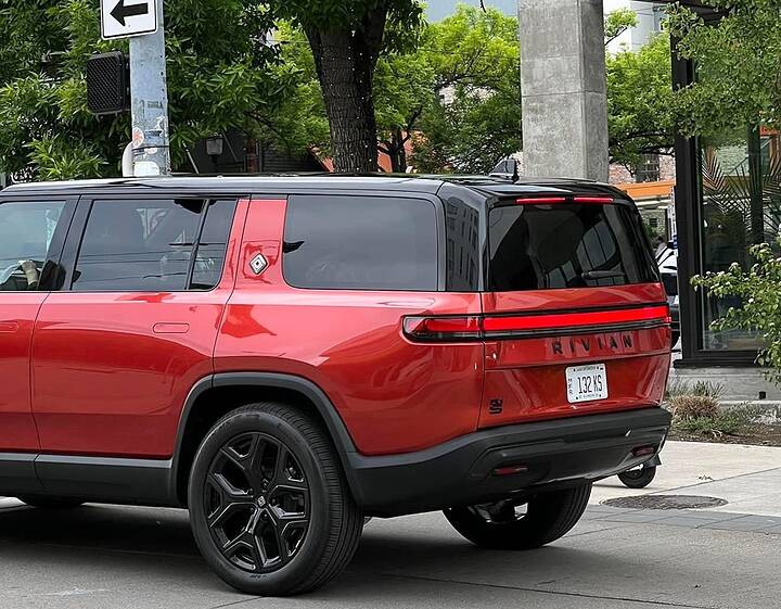 rivian r1 r1s refresh spotted seattle 4