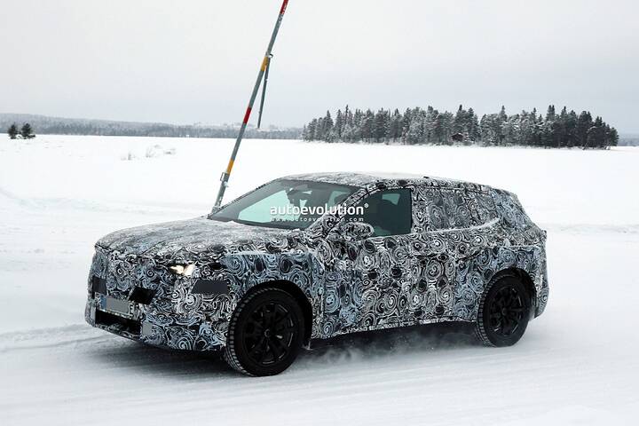 imgi_115_spy-photos-2028-bmw-ix1-newcarscoops__32