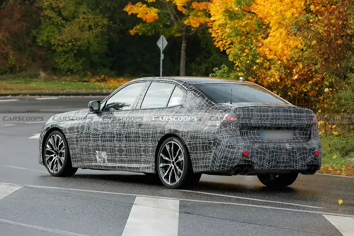 2027-BMW-3-Series-1126-9-2048x1366