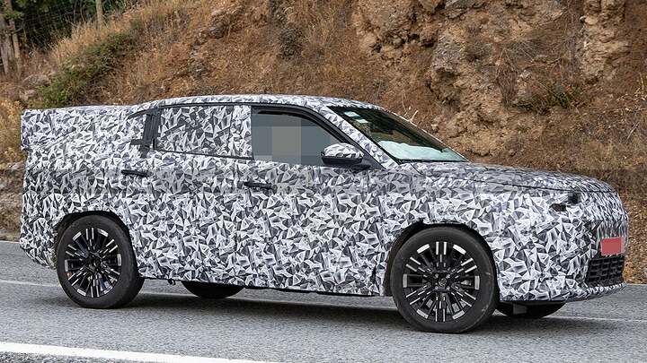 FIAT se adelanta a Dacia con un singular SUV Coupé, cazado el nuevo Panda Fastback 7