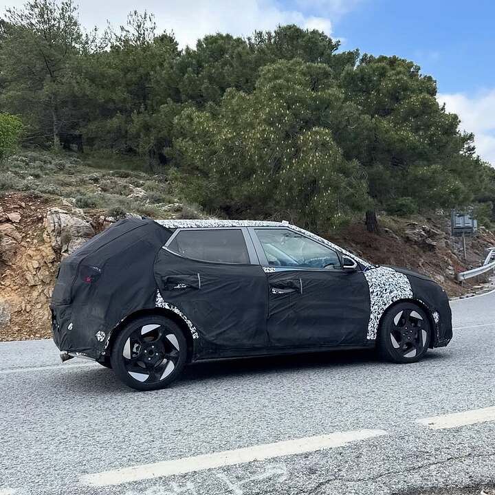 Aquí un juego para expertos! Comenta que nuevo coche es 😎--#carsofinsta #carsoftheday #spyshots