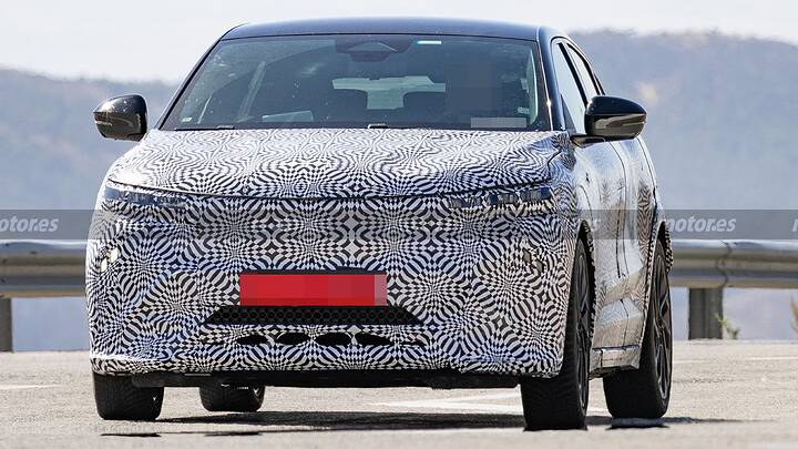 Cazado el nuevo Renault Megane que llega en 2026, su renovado diseño comienza a descubrirse 6