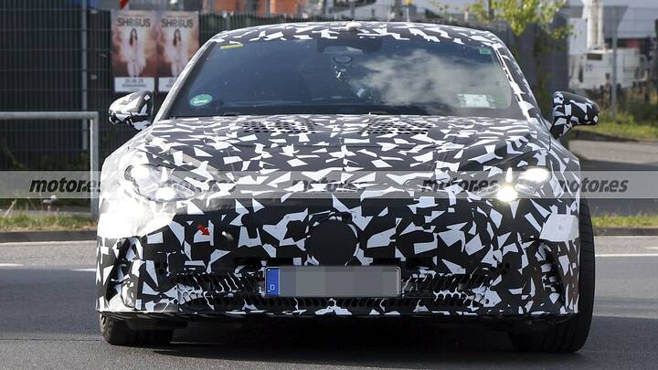 mercedes-amg-gt-berlina-2026-fotos-espia-2025109703-1755853080_3