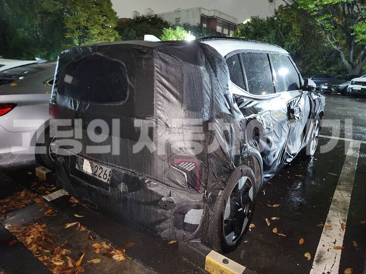 thumb-3ba7e510cba042d21e8adac2ad02bea7_1760657249_2445_950x713