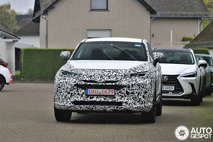 Toyota Harrier 2027 Mule