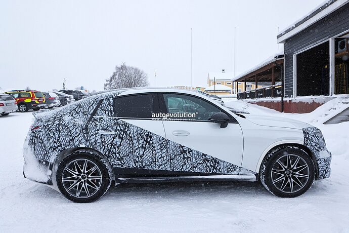 2024-mercedes-amg-glc-63-coupe-spied-as-high-riding-alternative-to-the-new-c-63_6