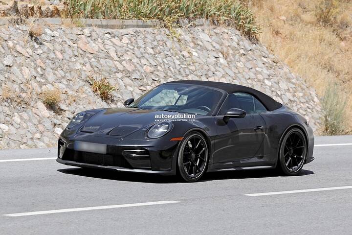 imgi_51_2027-porsche-911-speedster-test-mule-poses-for-the-camera-with-911-gt3-bits-and-bobs-255047_1