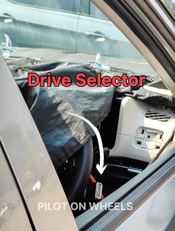 2025-hyundai-creta-electric-ev-spied-interiors-leak-1