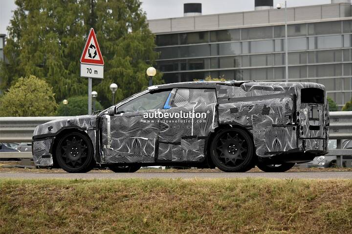 imgi_114_2027-ferrari-elettrica-what-we-know-about-maranellos-first-electric-production-car-262436_1