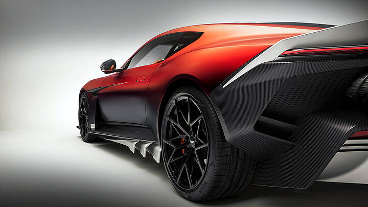 Aston Martin Valen_17