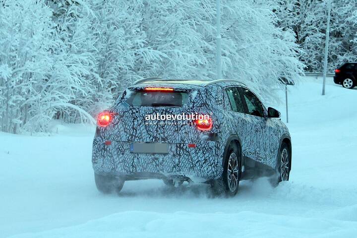 imgi_59_2027-mercedes-benz-gla-newcarscoops-final-tests-in-freezing-temperatures_20