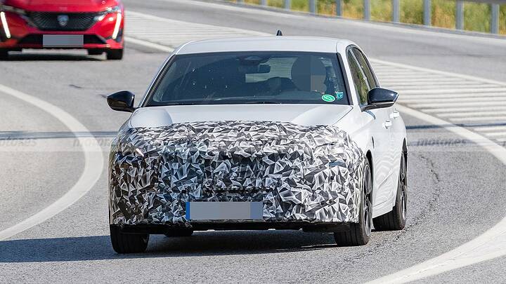 Cazado el nuevo Peugeot 308, descubre la renovación que desafía al Golf en estas fotos espía 5