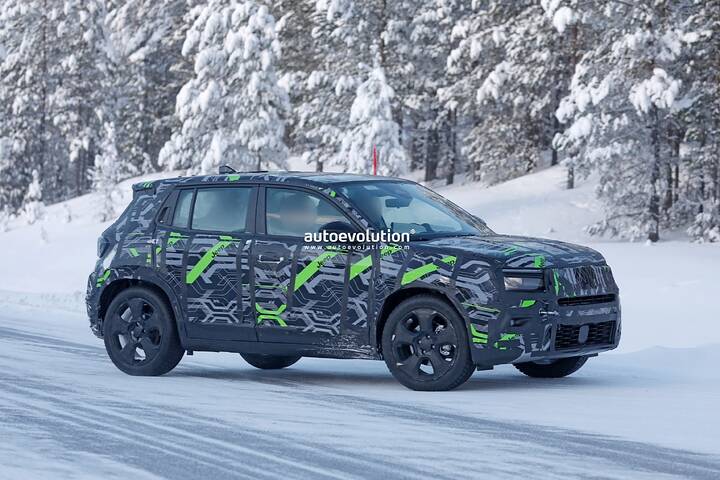 newcarscoops_ 2027 Jeep Avenger prototype(23)