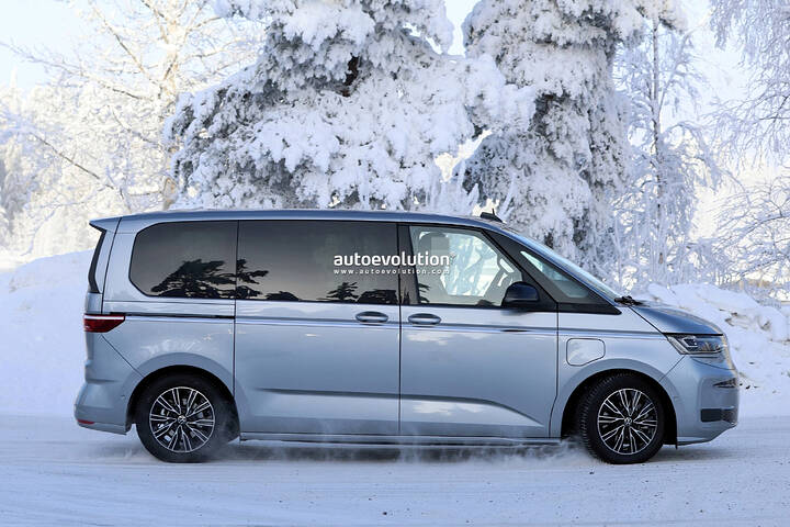 2027 Volkswagen T7 Multivan newcarscoops 0012