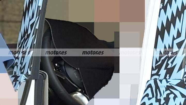 Mercedes didn't want you to see it like this, the new electric VLE, ​​caught like never before in these spy photos 6