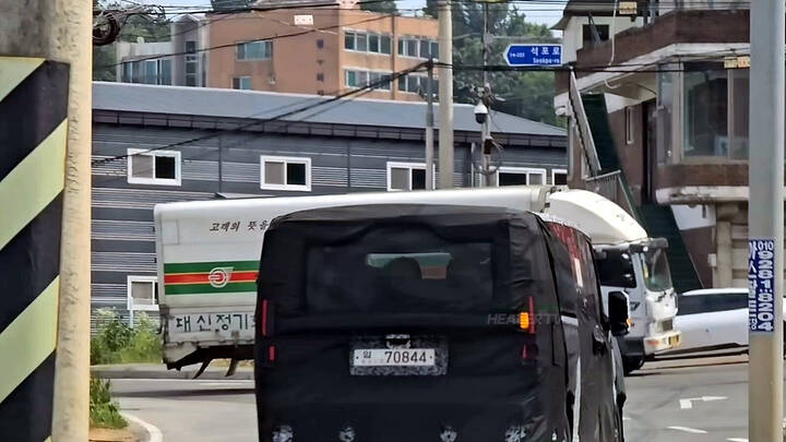 Kia PV7 Prototype Spotted_newcarscoops_ot
