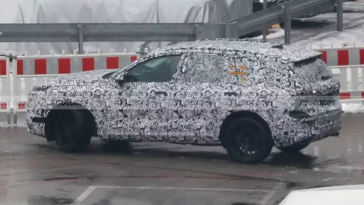 audi-q9-2025-fotos-espia-202499886-1705918150_13