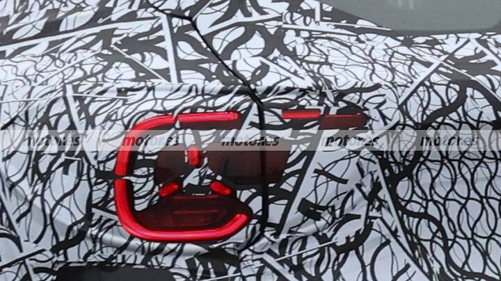 mercedes-gla-eq-amg-2027-fotos-espia-2025110520-1760516240_14