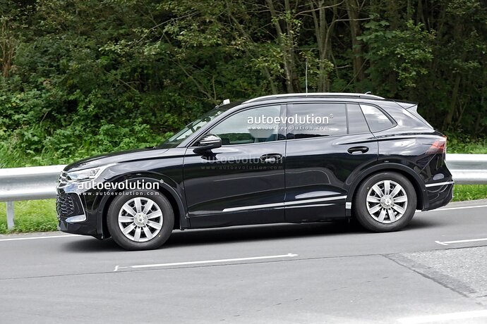 2023-volkswagen-tiguan-spied-for-the-first-time-has-deceiving-camouflage_5