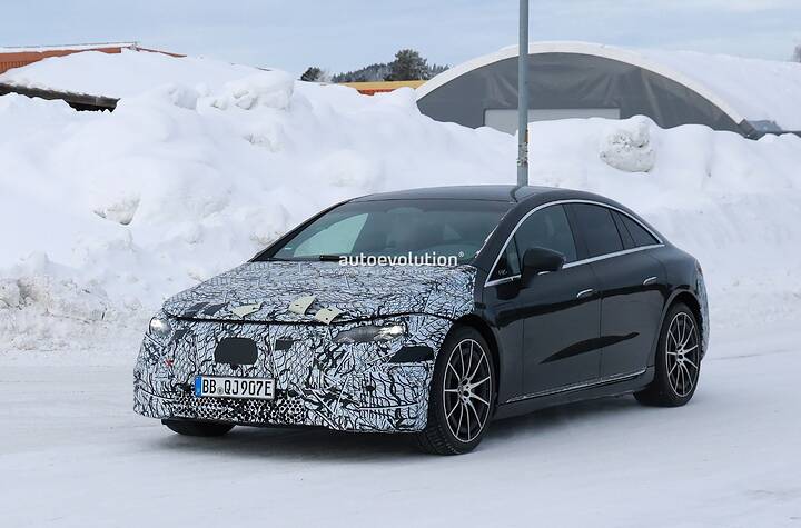 2026-mercedes-benz-eqs-spied-inside-and-out-it-s-still-not-pretty-is-it_5