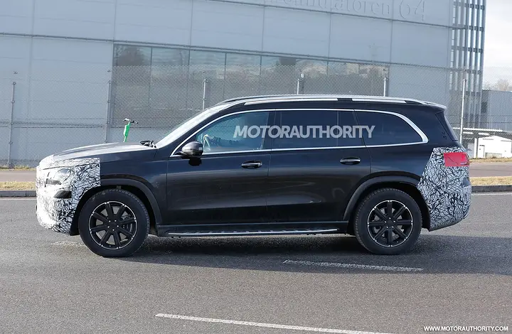 2027-mercedes-benz-gls-class-facelift-spy-shots--photo-via-baldauf_100954004_h