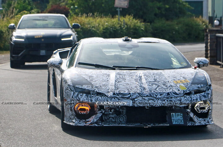https___www.carscoops.com_wp-content_uploads_2023_09_Lamborghini-Huracan-replacement-spy-shots-00003-1024x678