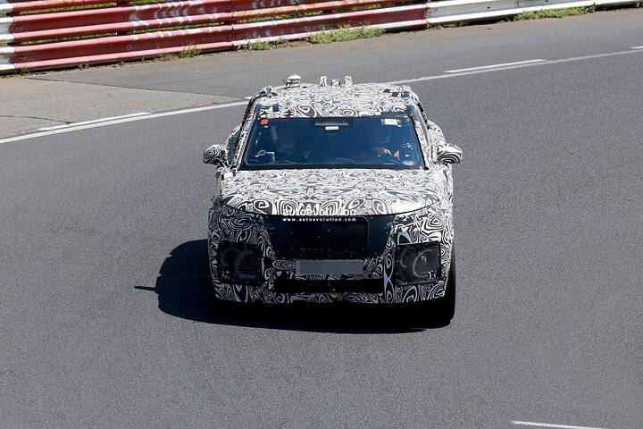 imgi_28_2027-range-rover-velar-electric-spied-with-a-full-roll-cage-testing-at-the-nurburgring_1