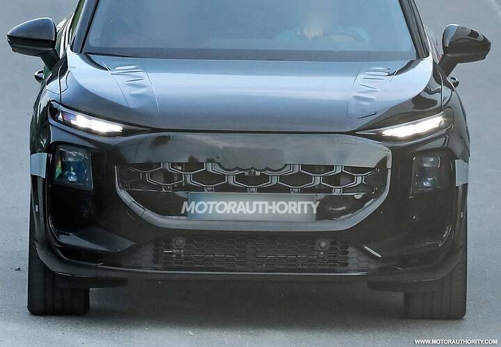 2026-audi-q3-spy-shots--photo-via-baldauf_100941624_h