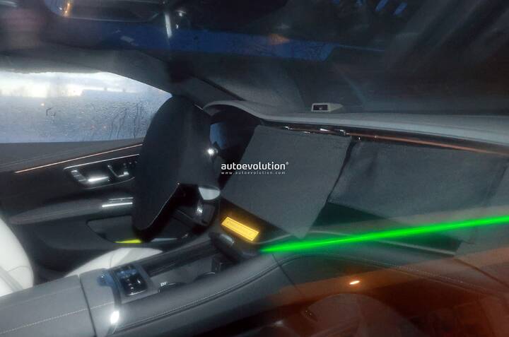 2026-mercedes-benz-eqs-spied-inside-and-out-it-s-still-not-pretty-is-it_19