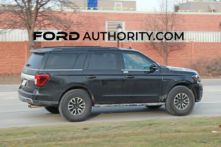 Ford-Expedition-Raptor-Prototype-Spy-Shots-February-2023-Exterior-006