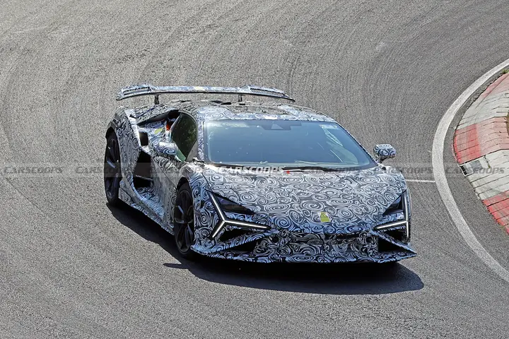 Lamborghini-Revuelto-SV-newcarscoops-4-2048x1366