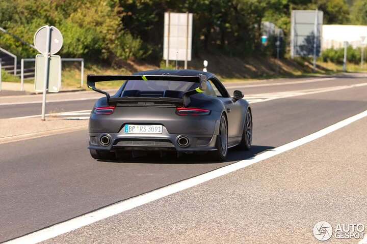 Manthey Racing has been caught testing a Porsche 991 GT2 RS at the Nürburgring, and early signs (9)