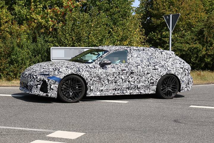 imgi_40_audis-all-new-rs-6-avant-spied-should-the-bmw-m5-touring-worry-about-it_7