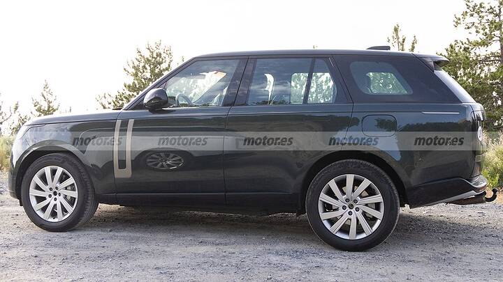 The new 2026 Range Rover hunted inside and out, the British SUV gets a 14-minute update