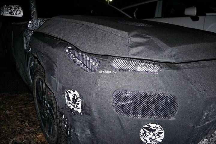 imgi27hyundai-elantra-cn8-spotted-in-canada-newcarscoops-1