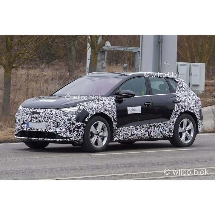 Spotted in Ingolstadt- the refreshed Audi Q4 e-tron!#audi #q4 #etron #facelift #Erlkönig