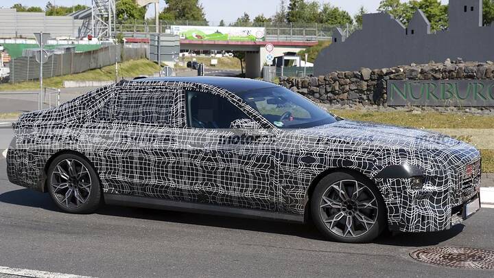 BMW resucita al Serie 7 Alpina, lujo extremo y actitud sin filtros para incomodar al Clase S ya rugen en Nürburgring 18