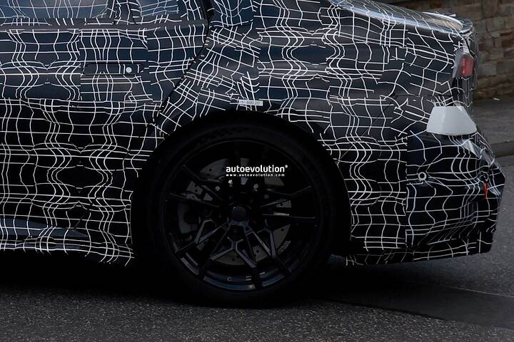imgi_54_2028-bmw-m3-ev-spied-charging-after-serious-track-action_14