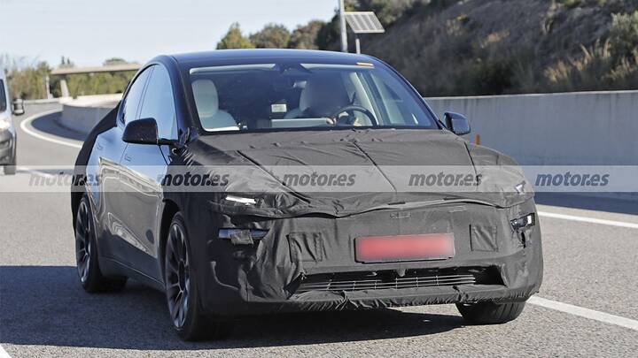 tesla-model-y-juniper-2026-fotos-espia-2025105983-1735817940_15