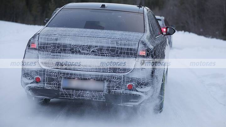bmw-serie-7-lci-2026-fotos-espia-2025107028-1741253653_6