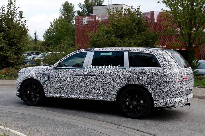 imgi_63_2027-genesis-gv90-spied-with-purportedly-optional-coach-doors-open_17