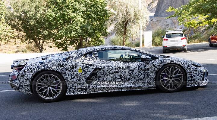 imgi_150_Lamborghini-Revuelto-spy-shots-Sep-29-2026-00008