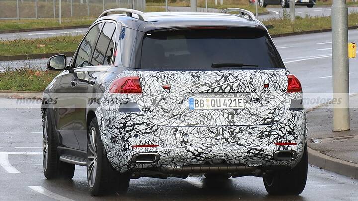 mercedes-gle-restyling-2026-fotos-espia-2024105462-1732635177_17 (2)