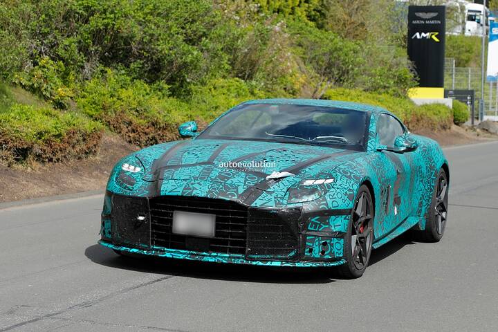 2025-aston-martin-dbs-superleggera-caught-with-production-exhaust-outlets_2