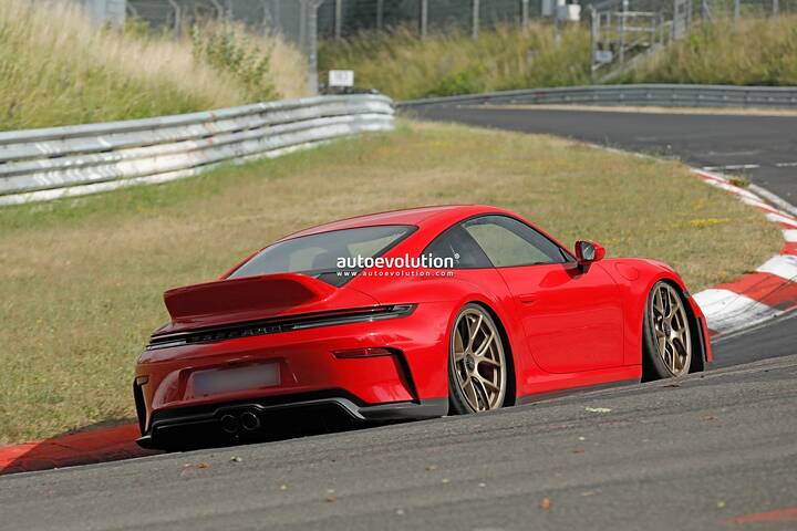 spy-photos-2027-porsche-911-gt3-nurburgring-prototype-spotted-with-retro-tastic-ducktail-spoiler_9