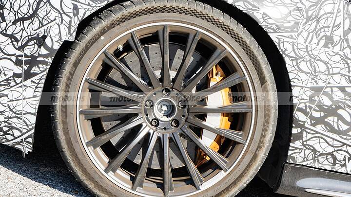 Mercedes-AMG sube el listón con un potente Clase S más tecnológico que se descubre en estas fotos espía 9